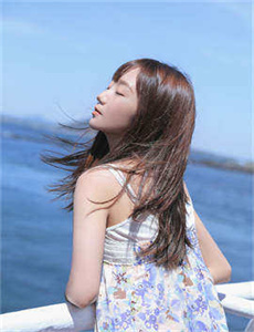 《美里麻衣》